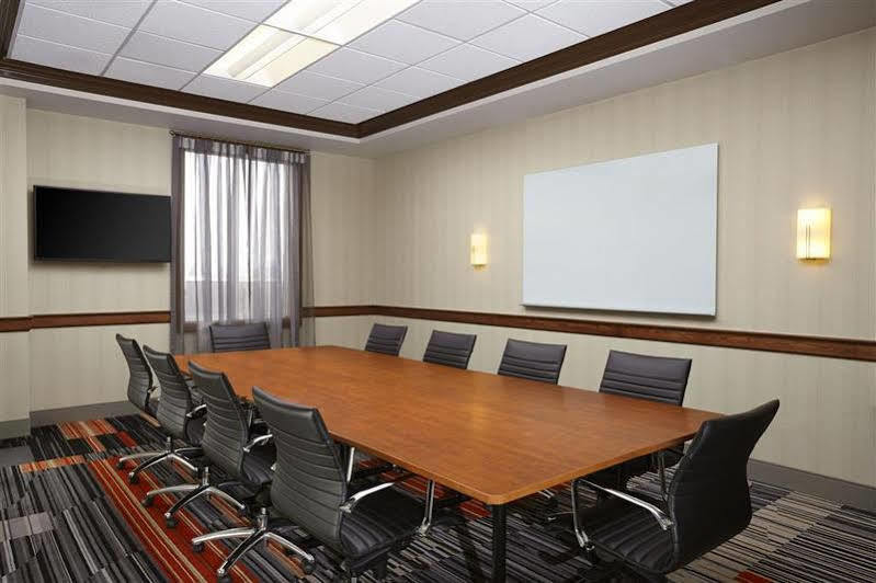 Four Points By Sheraton Kitchener-Waterloo Bagian luar foto