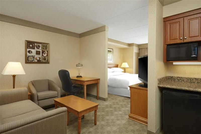 Four Points By Sheraton Kitchener-Waterloo Bagian luar foto