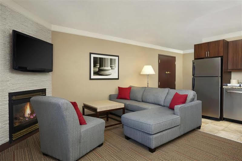 Four Points By Sheraton Kitchener-Waterloo Bagian luar foto