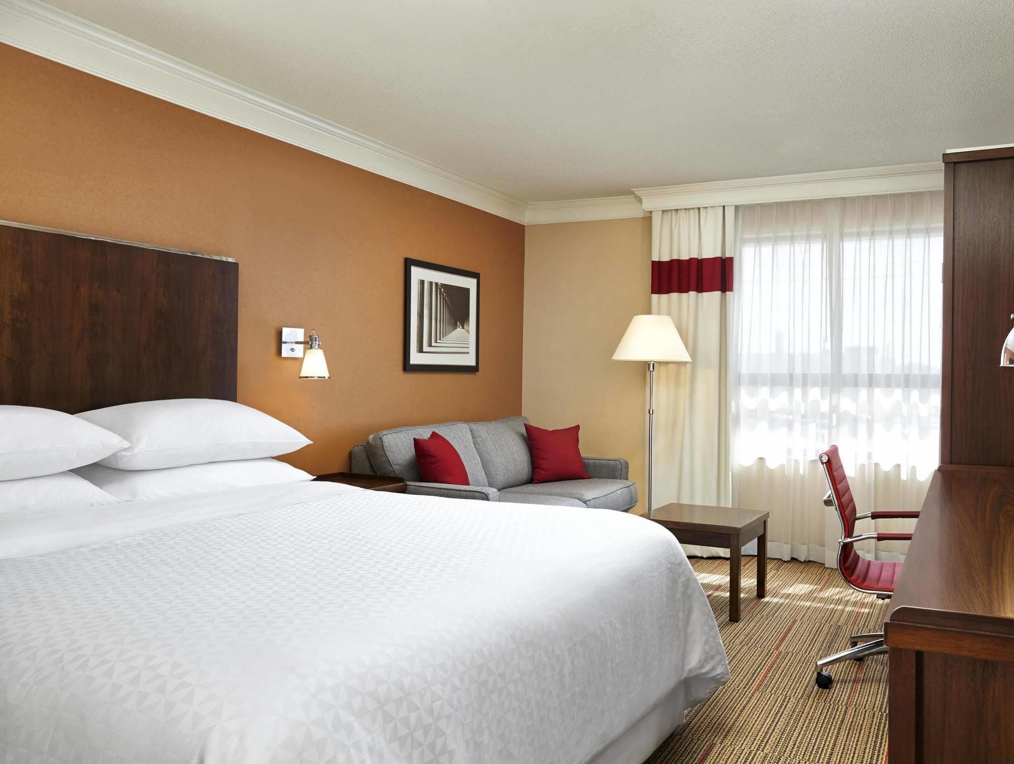 Four Points By Sheraton Kitchener-Waterloo Bagian luar foto