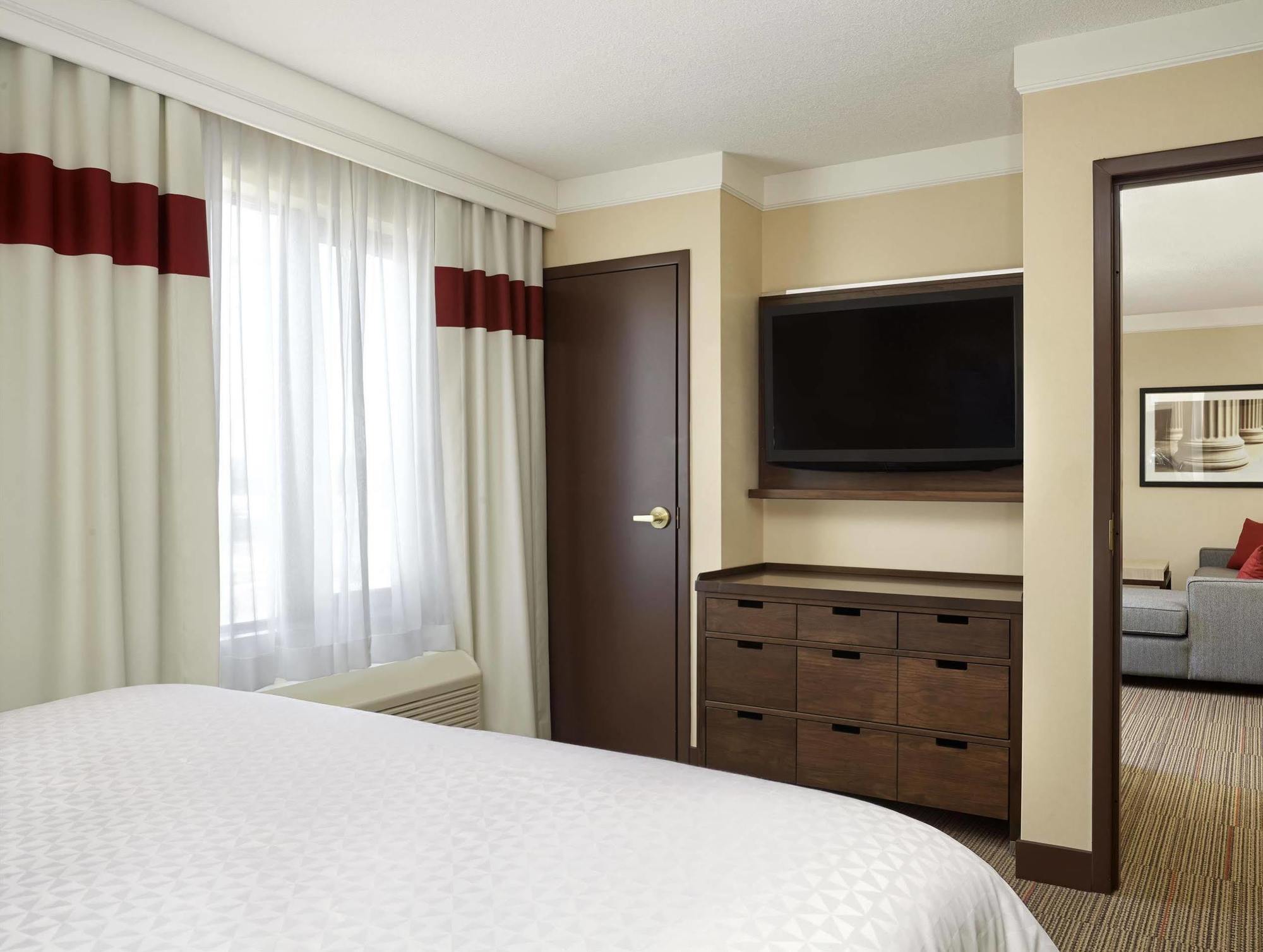 Four Points By Sheraton Kitchener-Waterloo Bagian luar foto